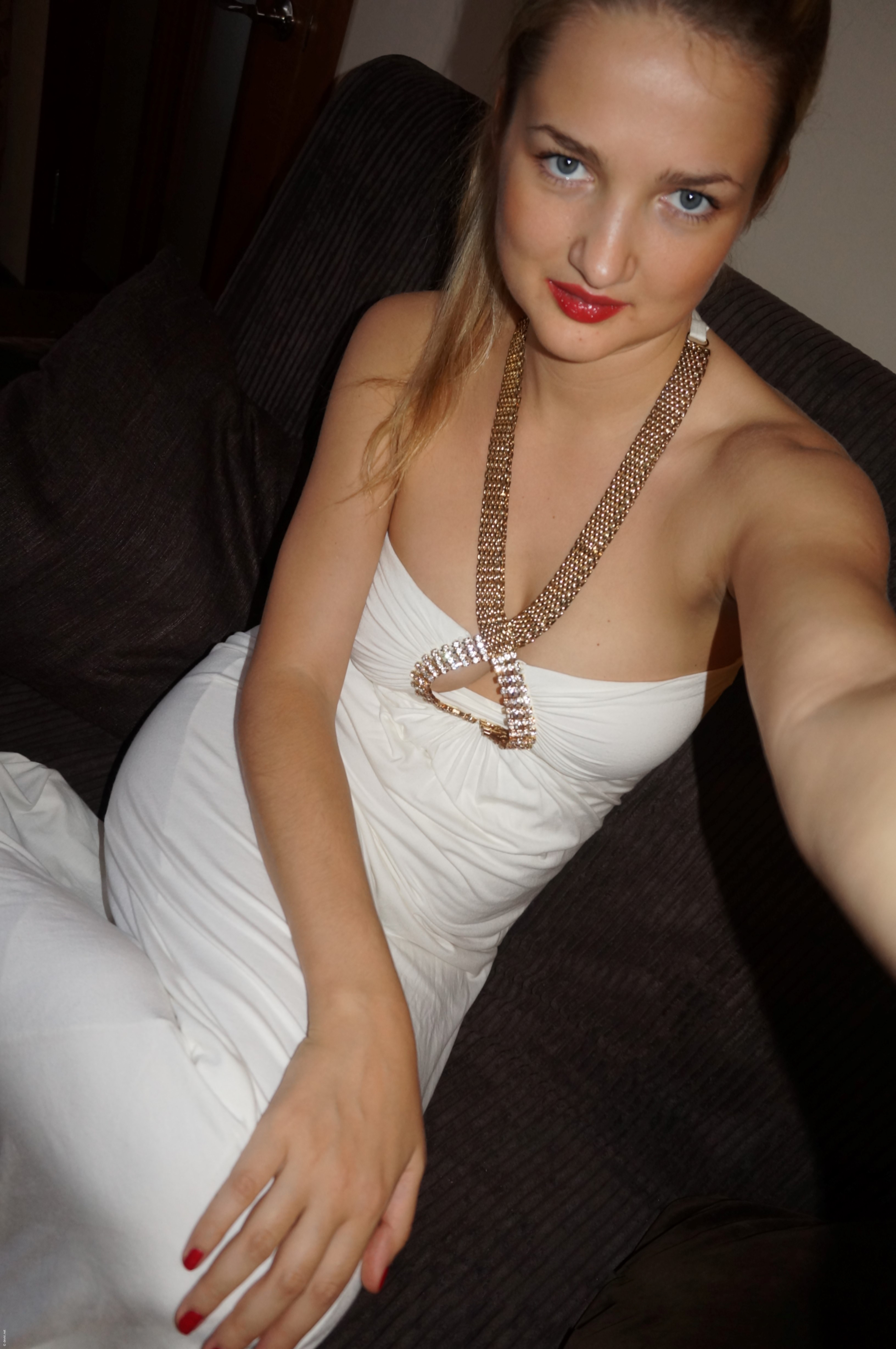 Stunning babe exposes her perfect titties on cam