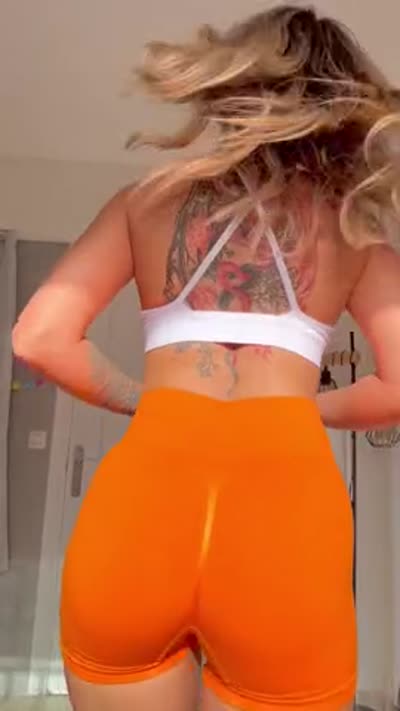 I got home from the gym and sat on his dick