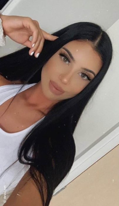 The guy shows his slut's pussy