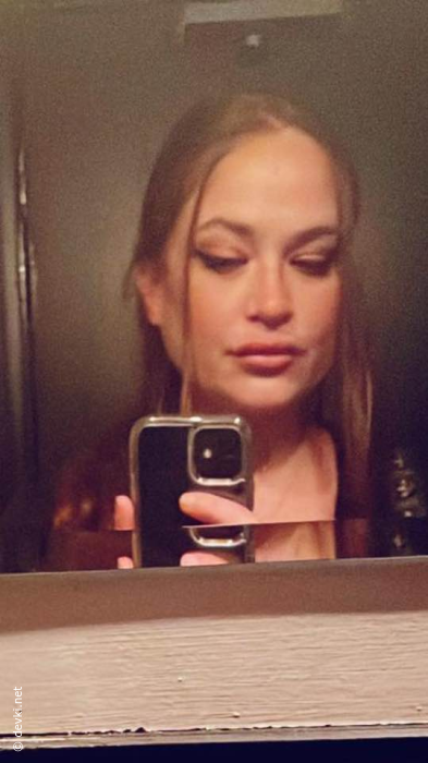 Cuckold expose his wife