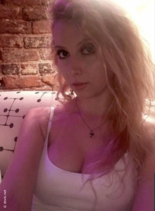 Cuckold boyfriend expose hot blonde girlfriend cuck