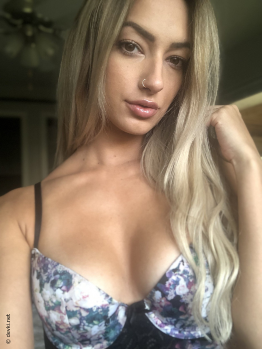 BeeezyFbaby aka missbee - OnlyFans Leaked