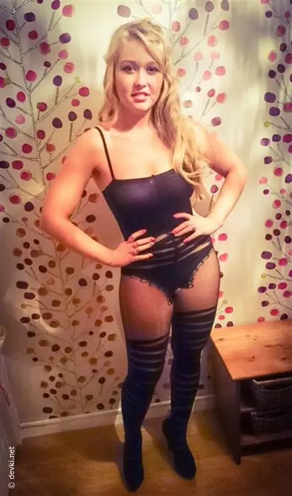 Kinky Big Tit Blonde Swinger Jess