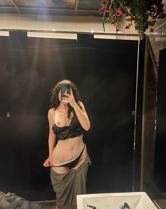 step one, get drunk, step two, start getting your tits out (f)