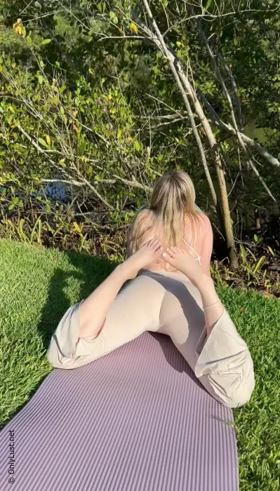 Just Stepped Out of the Shower! Which Photo Would You Find Most Tempting?