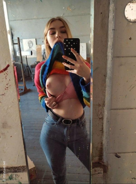 Nice ass of a sexy blonde