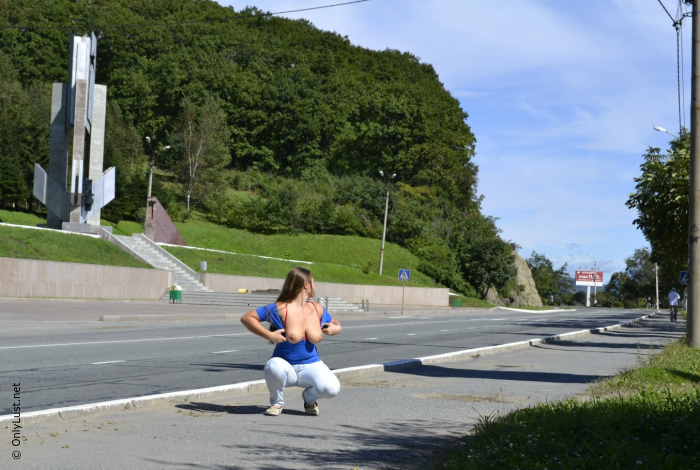 Russian wife loves when people look at her pussy