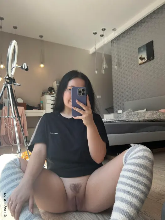 Which picture makes you wanna eat my pussy?