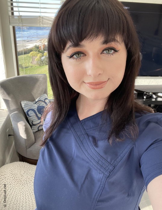 Curvy woman with big tits and ass