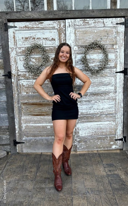 Amateur Webslut redhead spreading