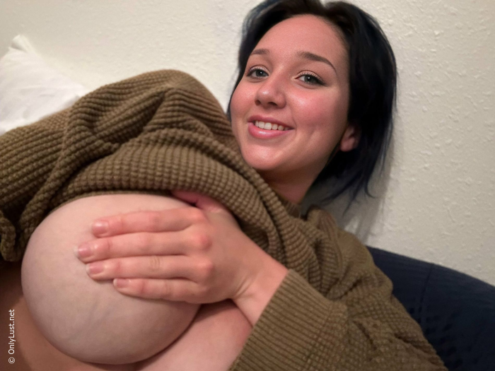 The beauty shows off her huge breasts and ass