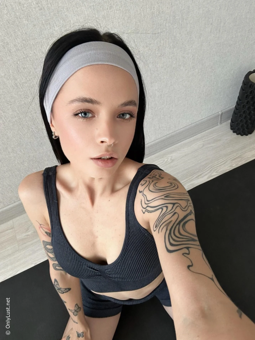 White socks are good for my yoga [F]