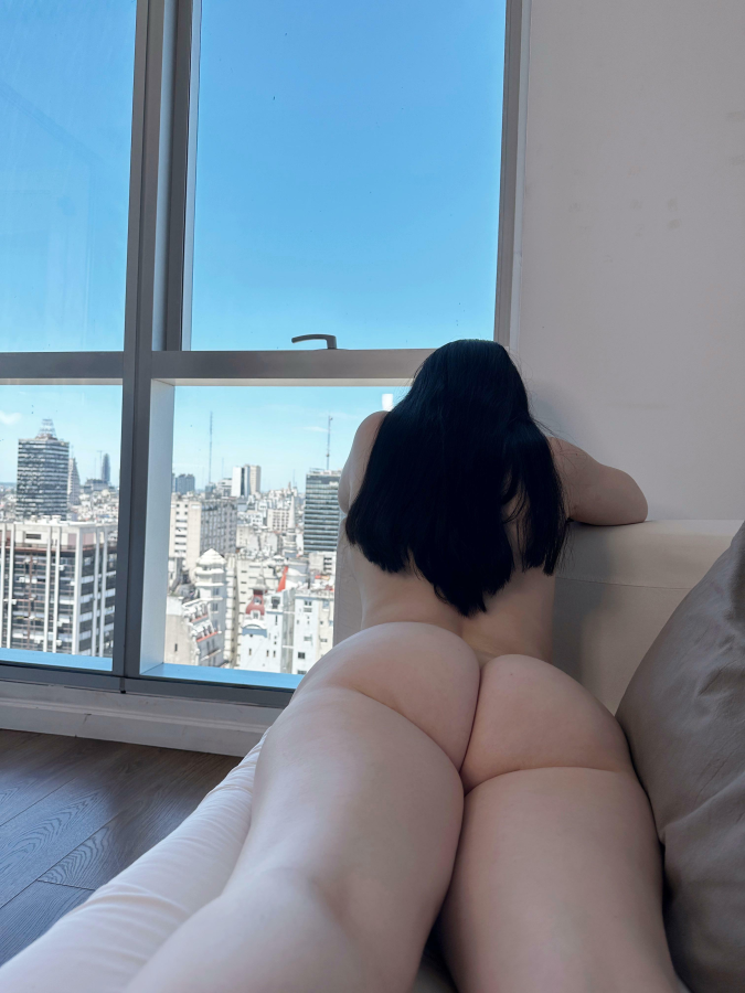 will you pound my pale Argentinean ass prone bone daddy