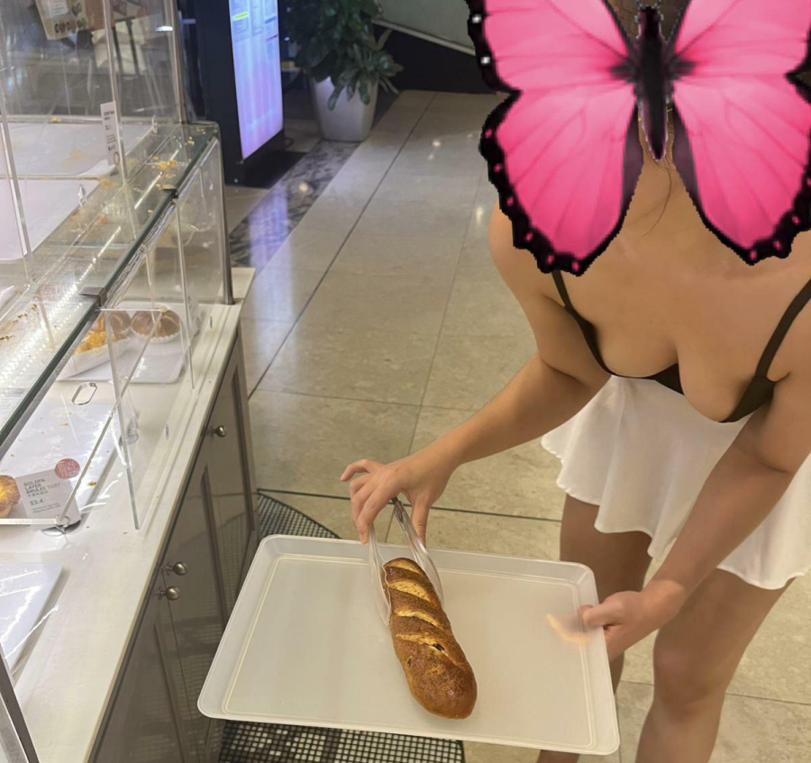 bread bun or my bun? ?