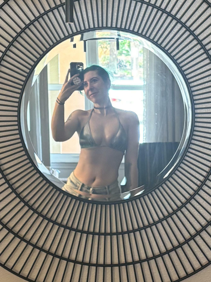 Sexy in the reflection