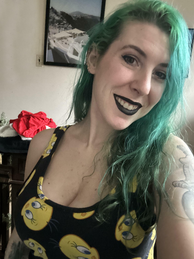 Tweety bird cleavage