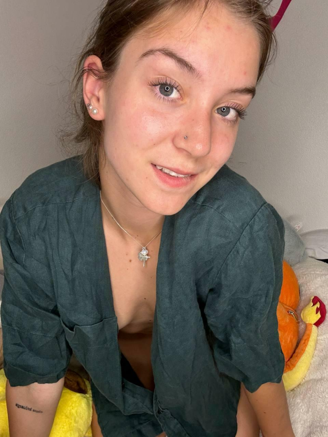 Are older men into girls like me? 18f