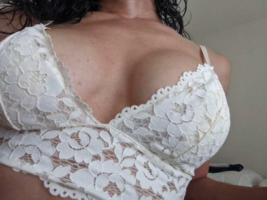 What lace top and black hair