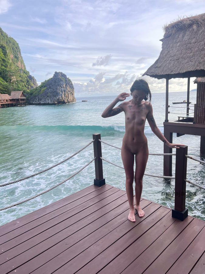 22 and still flat as fuck... but proud to be! ?