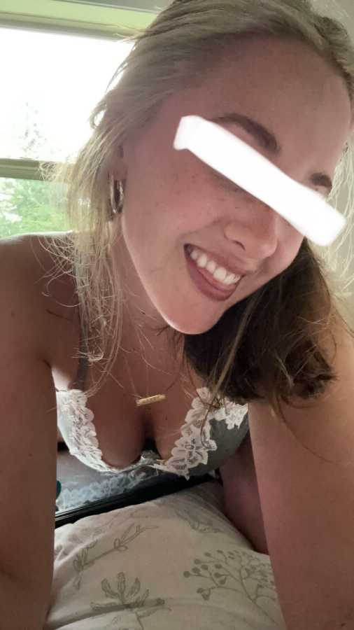 did you see my smile or my cleavage first?