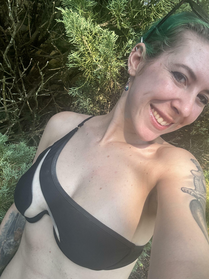 Asymmetrical top cleavage