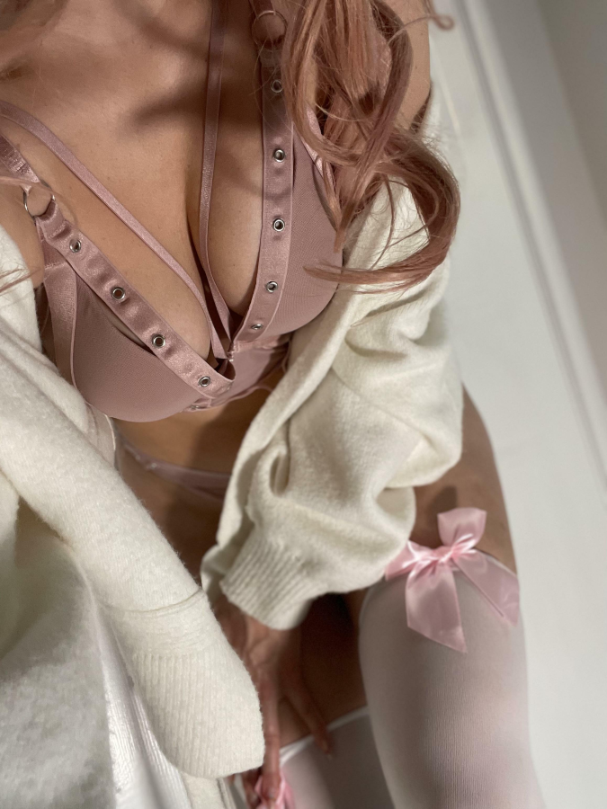 Still cannot decide on my NYE party outfit