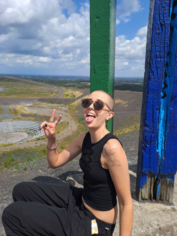 I used to to embarrassed with my hair but now naahhhhh I'll embrace it no matter what. HAPPY