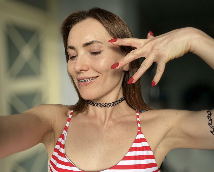 my radiant smile, capable of winning hearts.