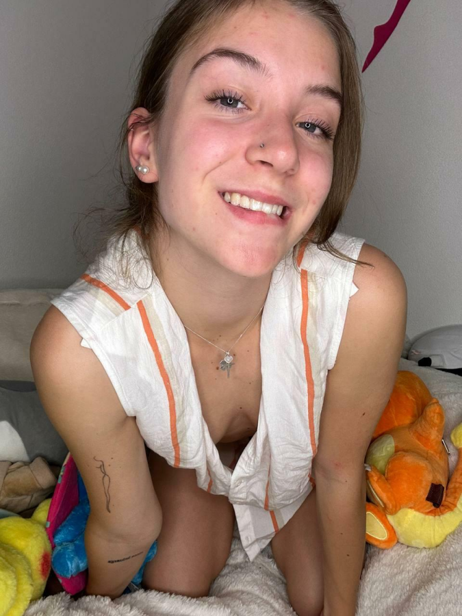 How many times per day would you fuck a 18yo girl like me?