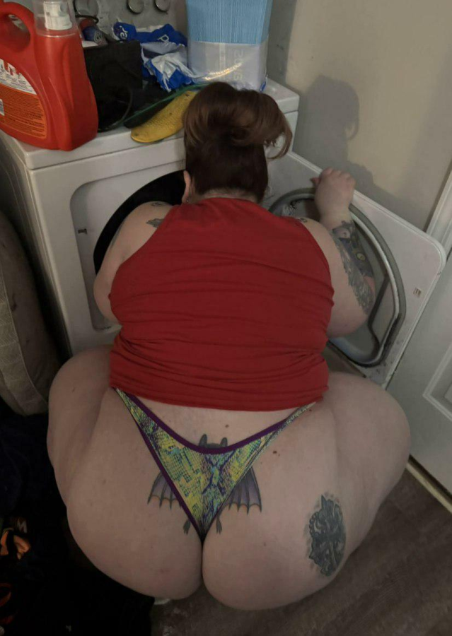 Anyone who wants to fuck me from behind?