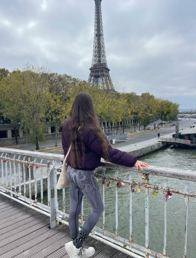 The day time during my trips and long walk I love to be with my yoga tights. Will turn your head after me on the street?