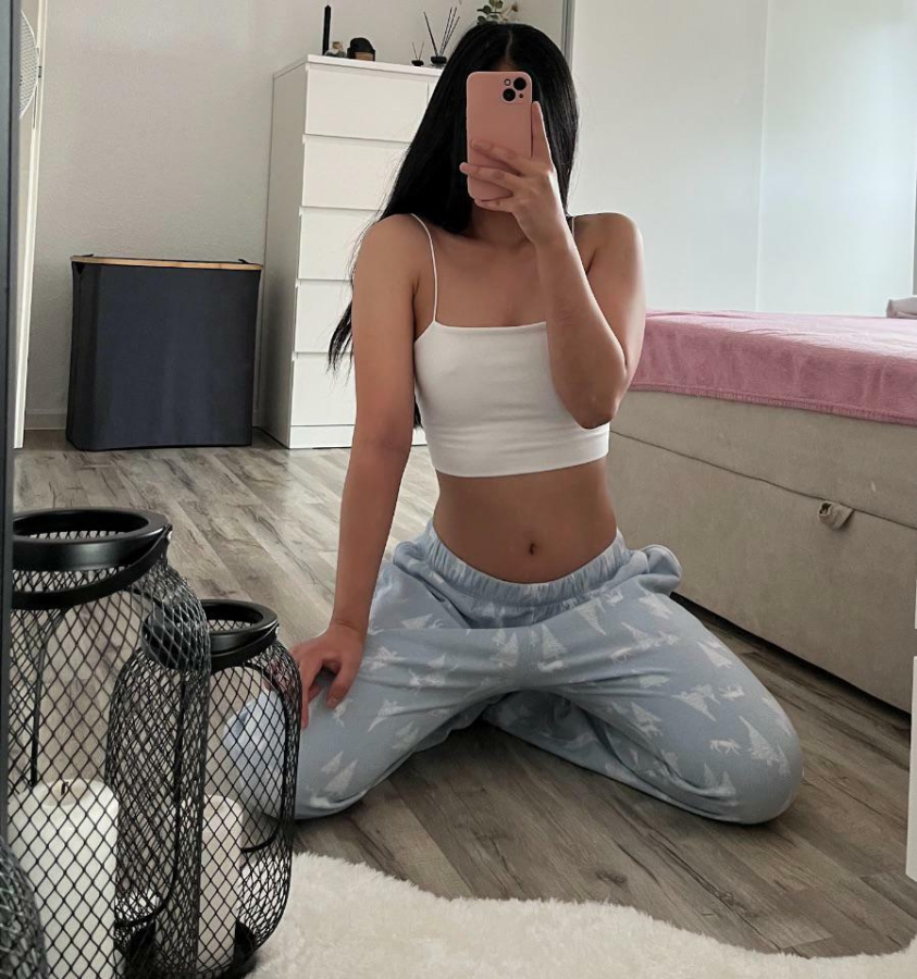 Cold without you let’s cuddle up~