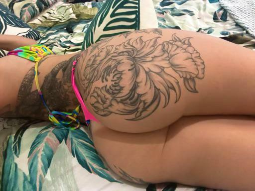 Showing off my juicy ass for you