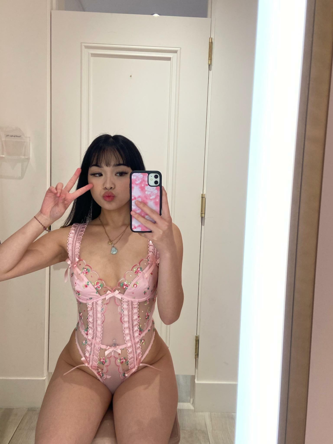 would you masturbate to my nudes if i showed them to you?