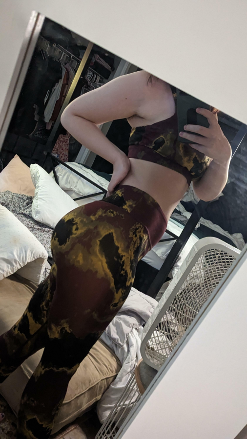0-10 How does my ass look in these leggings?