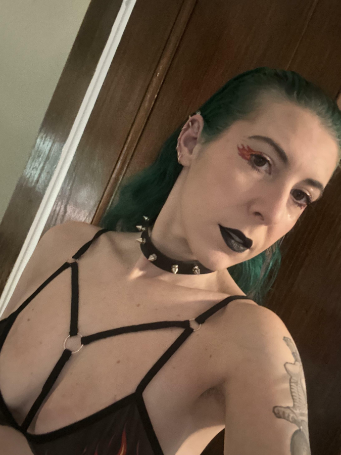 Goth girl cleavage