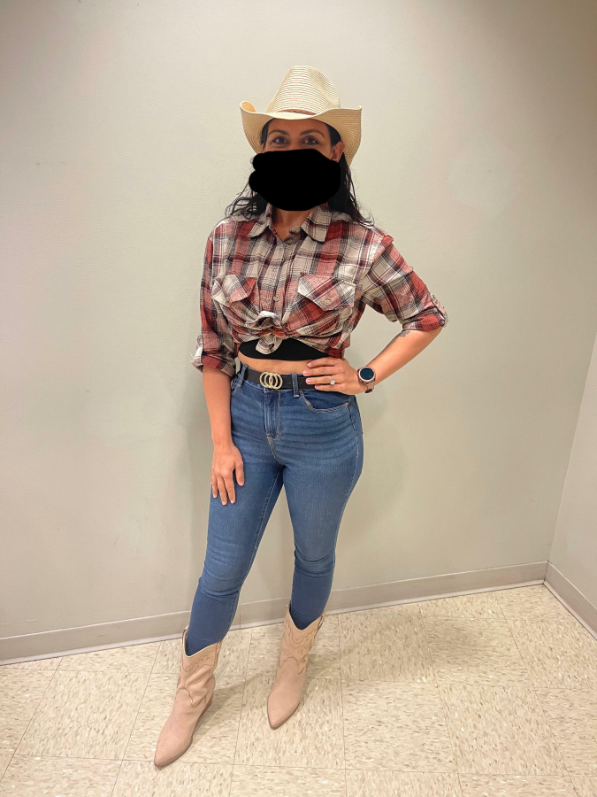 Thank you to my hubby for giving up his ticket so that my bull could come with me to see jelly roll. I cant wait to get back to his penthouse and be fucked like the little whore i am.