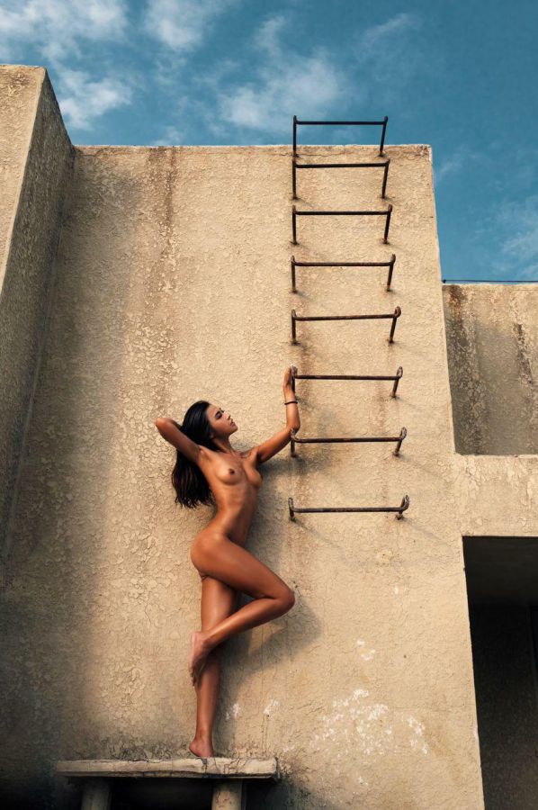 Chinese who’s always naked