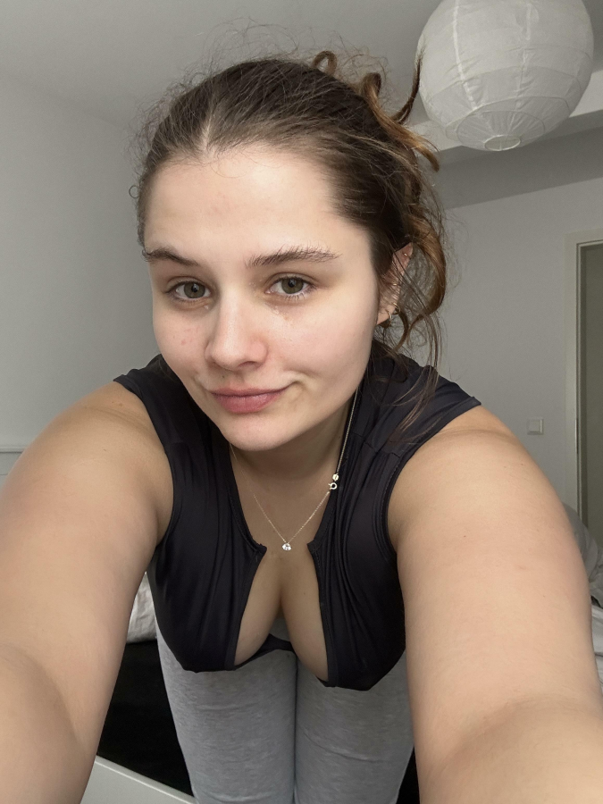 I always win staringcontest.. can you guess why? 19f