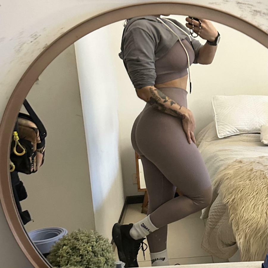 My casual outfit before starting my yoga class