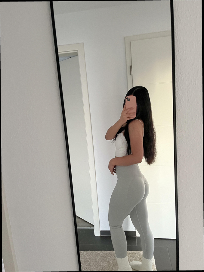 for those who appreciate a fit peach :3