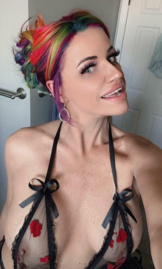 Would u fuck my 41yr old wife if she's ur therapist? ;)