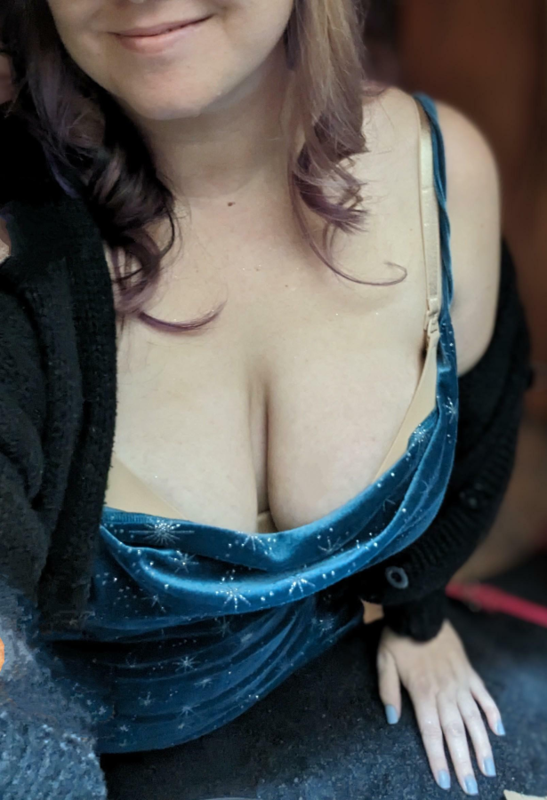 I couldn't keep my bra covered to save my life. ?