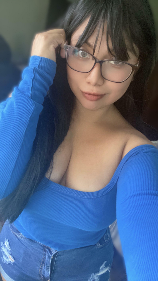 Cute teacher cleavage :)