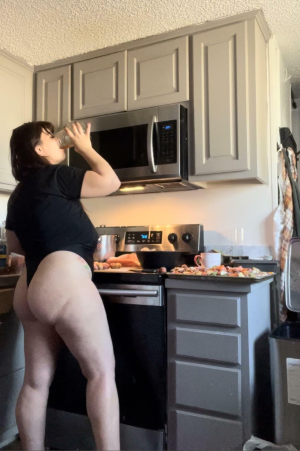 POV: you just worked an incredibly hard day, got stuck in traffic on the way home and you come home to see me in our kitchen cooking dinner like this.