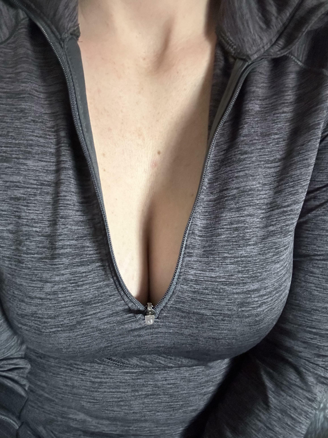 Hate when it’s so cold I have to wear more clothes ??