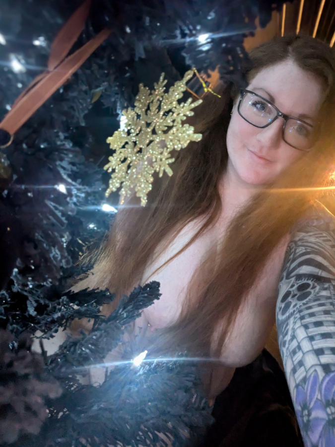 I got you an early Christmas gift but I forgot to wrap it... I hope you don't mind