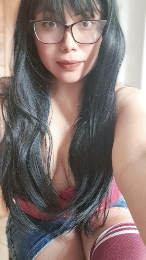 Do you like nerdy girls with glasses?