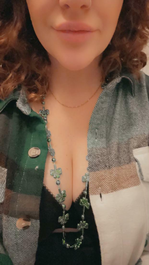 Wishing you a Happy Paddy’s from you fave ginger MILF