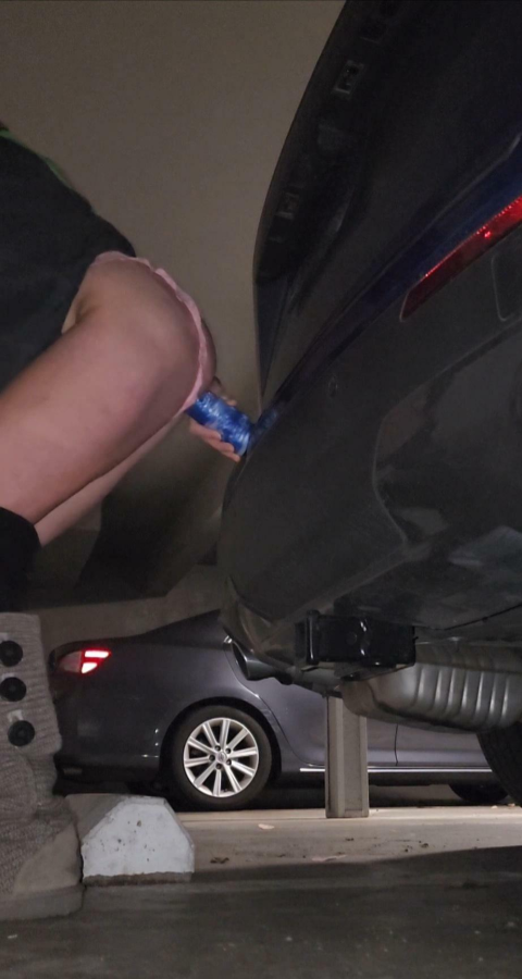 Hubby told me to play outside tonight. If only i had someone to replace my toy...